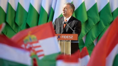 Ungaria : Partidul lui Viktor Orbán (Fidesz) propune modificări constituționale ce ar putea interzice marșul LGBTQ+ și expulza cetățeni cu dublă cetățenie