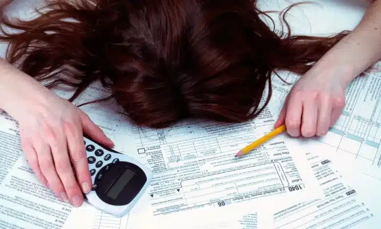 Noul impozit pe cifra de afaceri: Lovitura mortală pentru economia românească. Falimente, concedieri și scumpiri în masă sunt doar începutul!