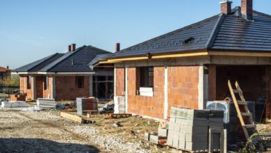 Românii plătesc cele mai scumpe case raportate la salariul mediu