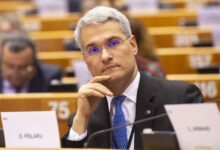Rezistul Pîslaru, acest escroc îmbuibat din banii statului ne spune că trăiește din salariul soției / Contracte de 15 milioane de euro de la stat